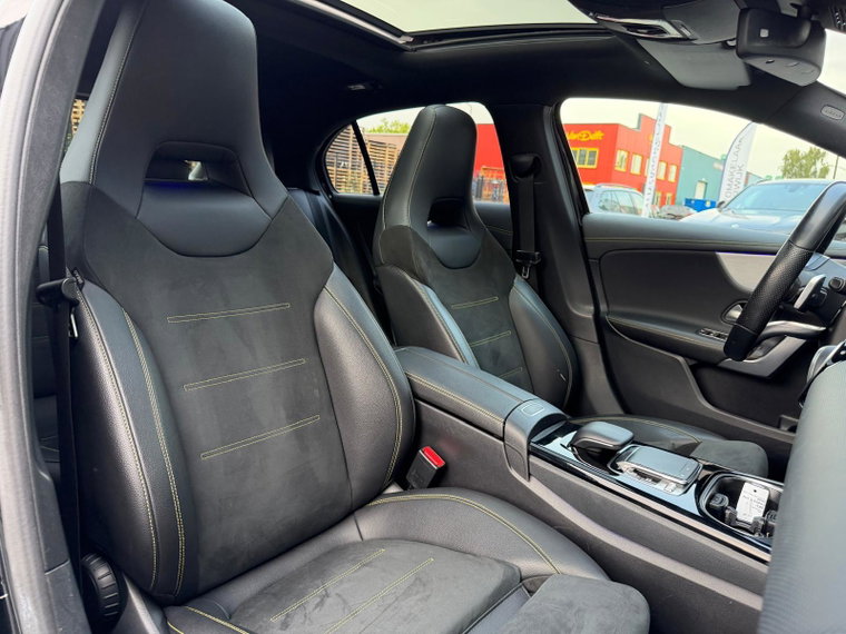Vehicle Image 36