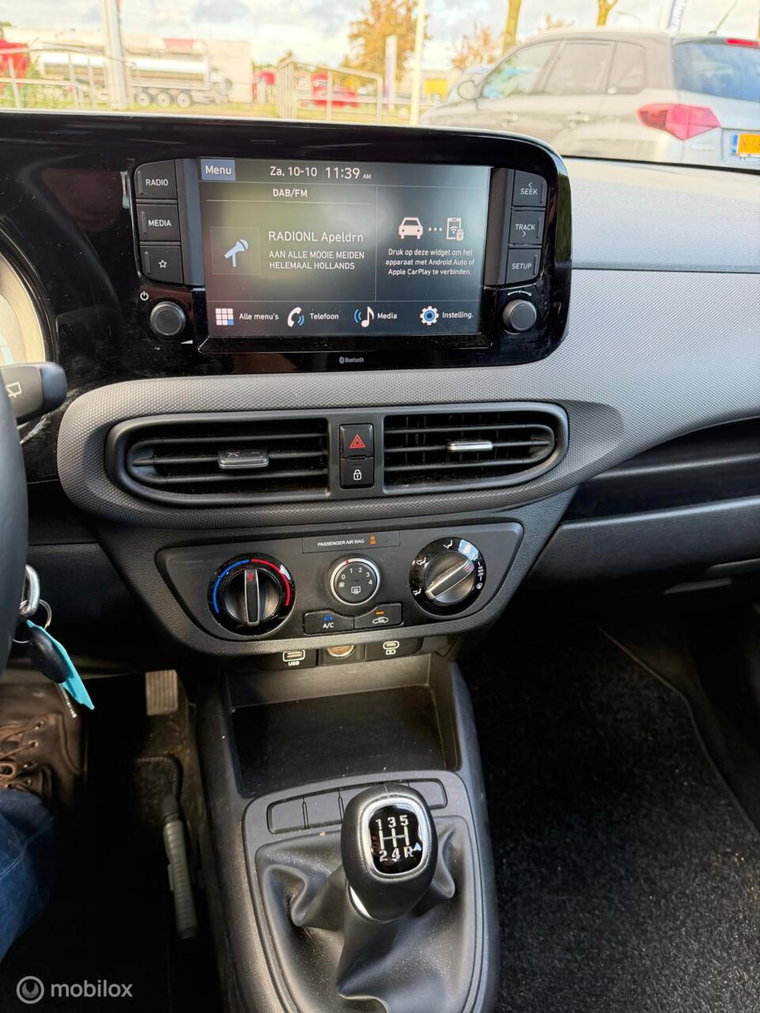 Vehicle Image 21