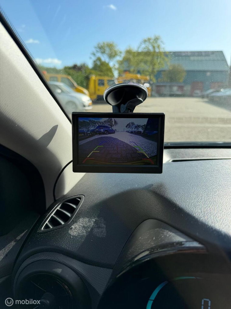 Vehicle Image 23
