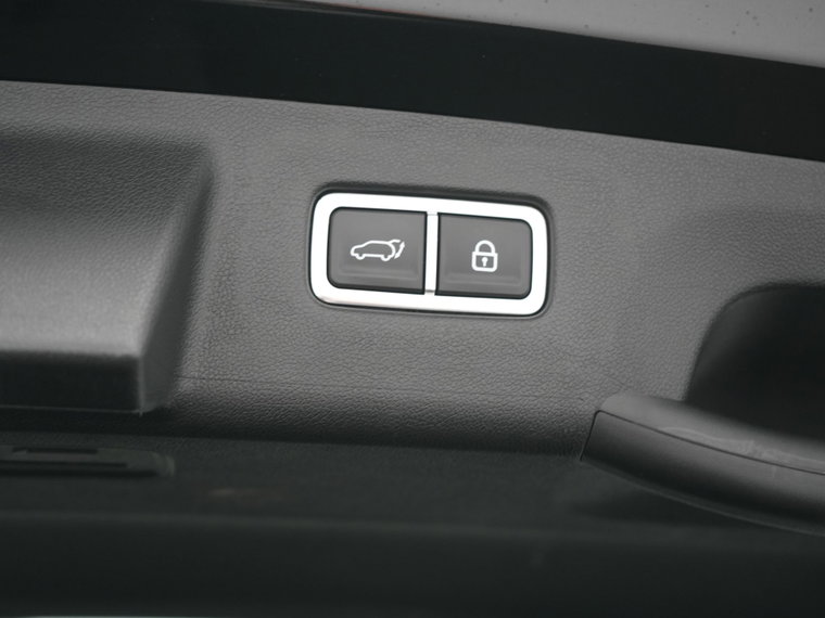 Vehicle Image 43