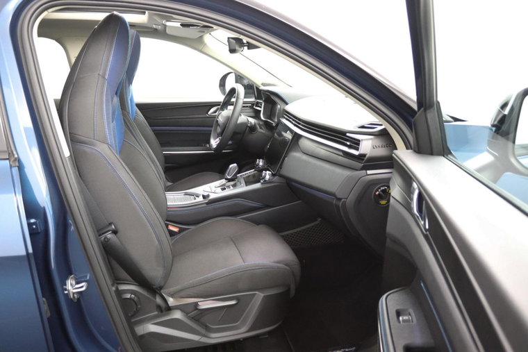 Vehicle Image 16