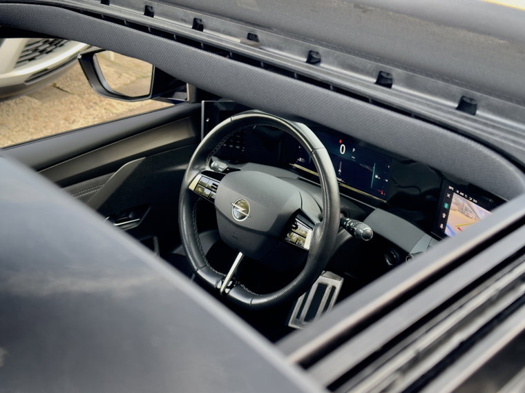 Vehicle Image 23