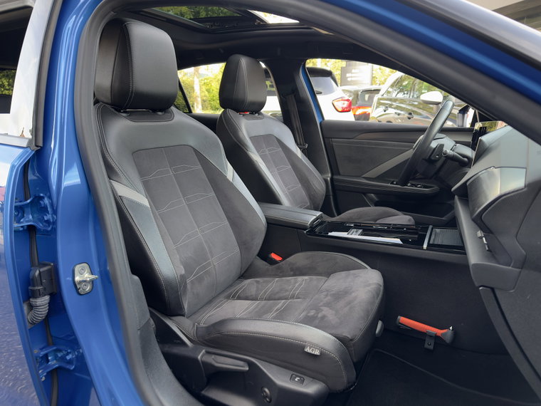 Vehicle Image 27