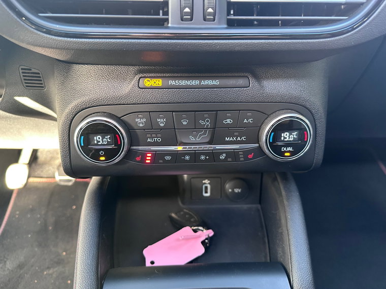 Vehicle Image 28