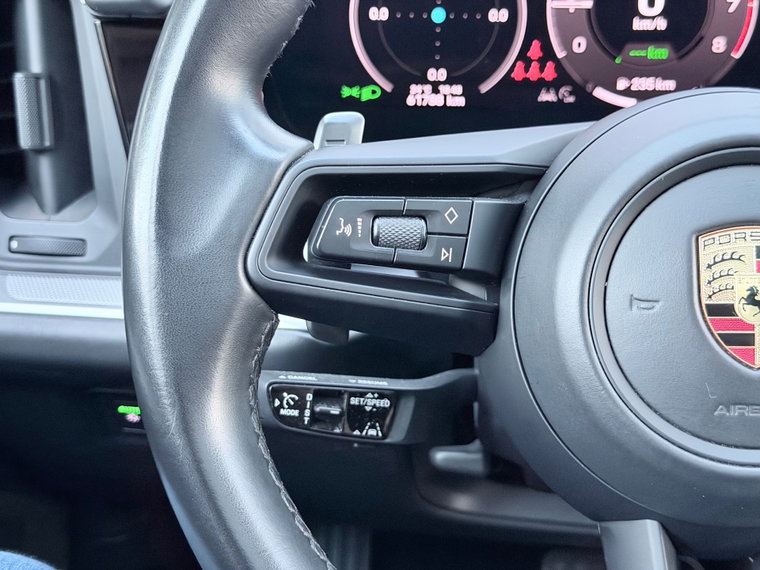 Vehicle Image 17