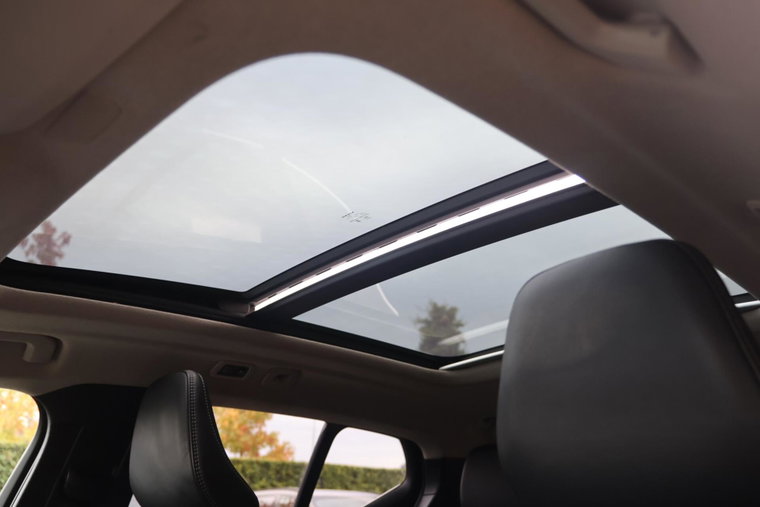 Vehicle Image 38