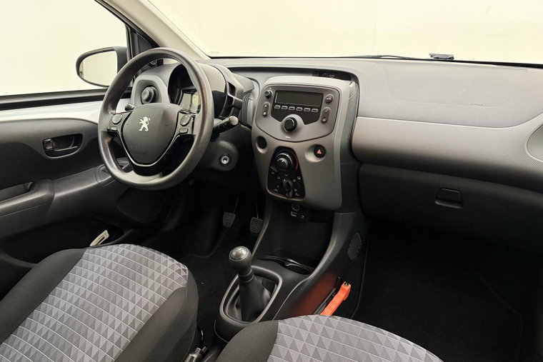 Vehicle Image 14