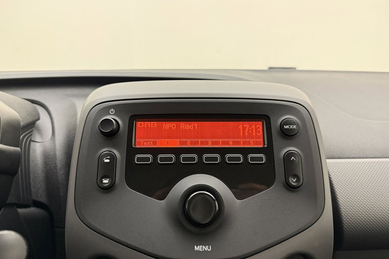 Vehicle Image 18