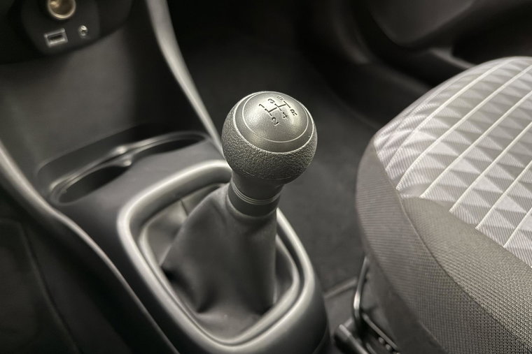 Vehicle Image 21