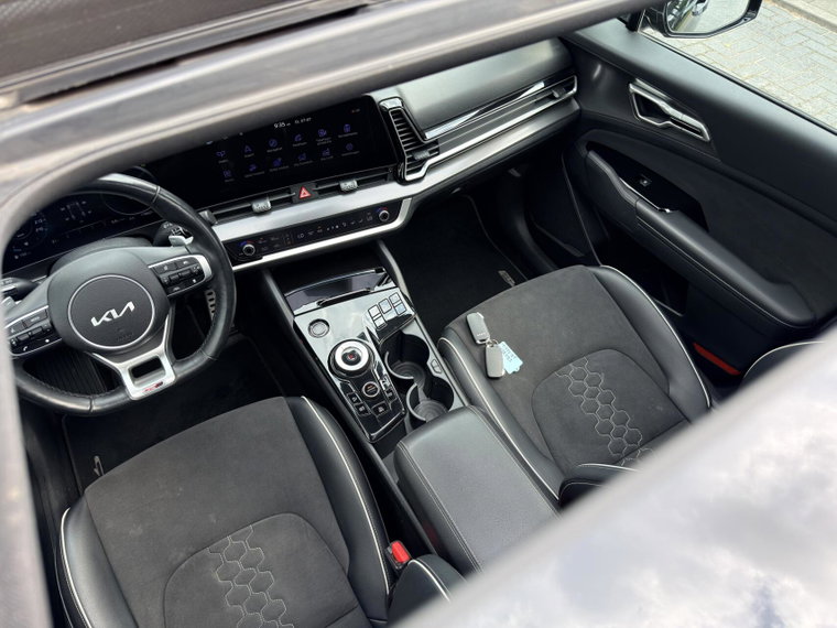 Vehicle Image 35