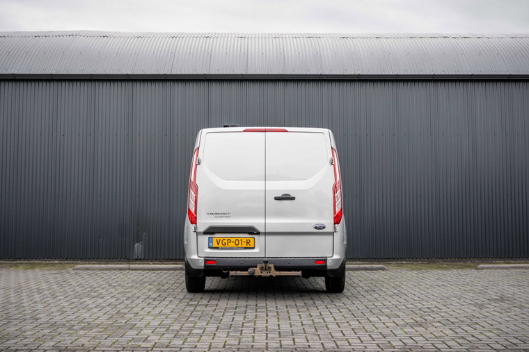 Vehicle Image 8
