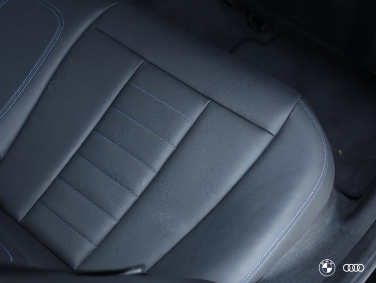 Vehicle Image 41