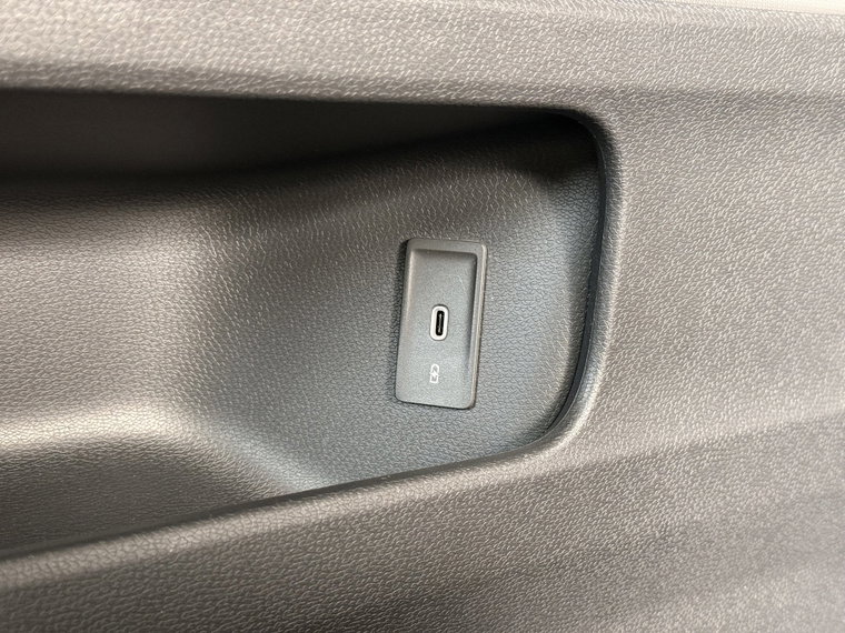 Vehicle Image 24