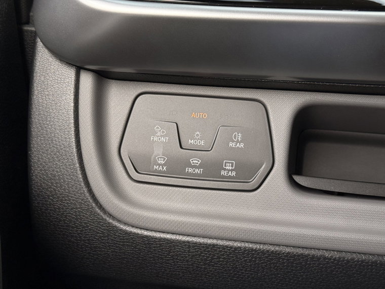 Vehicle Image 48