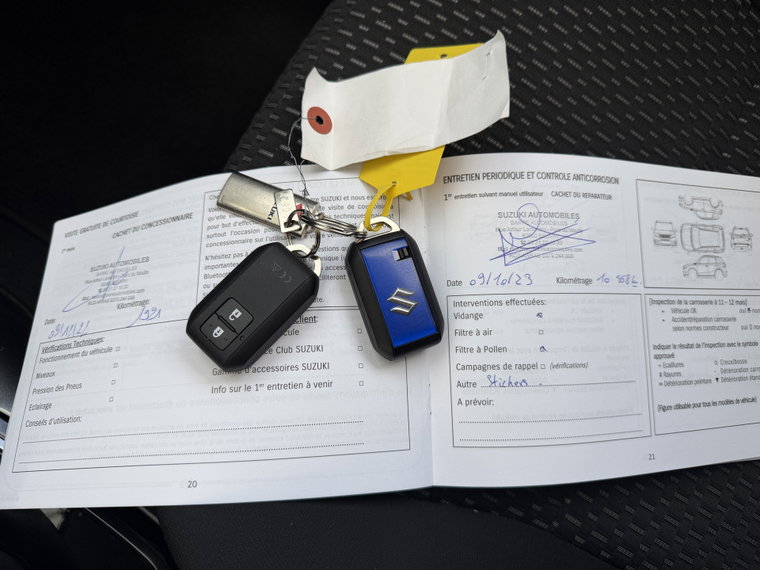 Vehicle Image 25