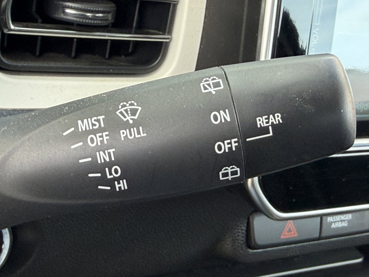 Vehicle Image 32