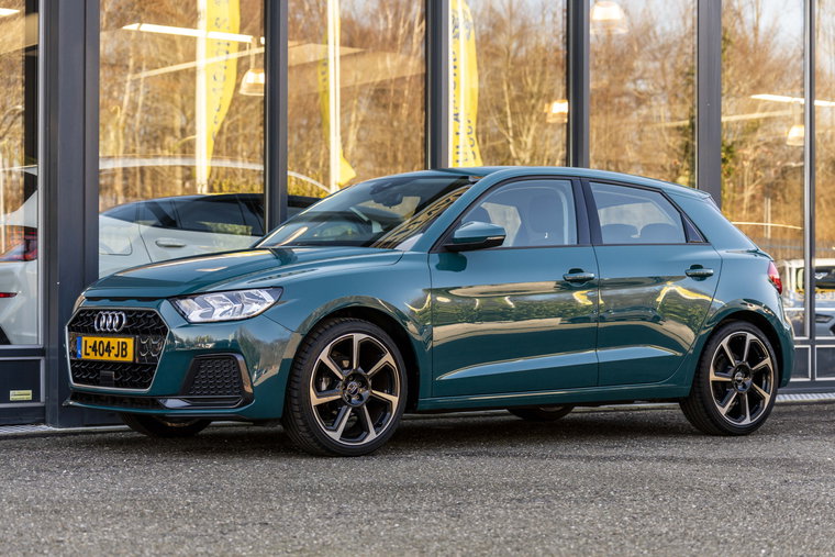 Vehicle Image 10
