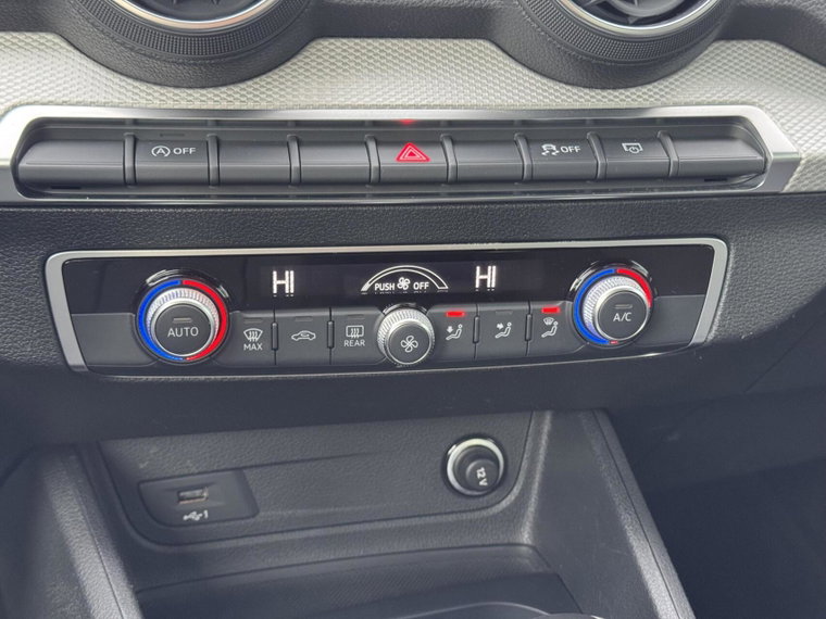 Vehicle Image 28