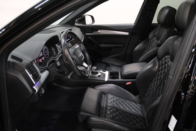 Vehicle Image 16