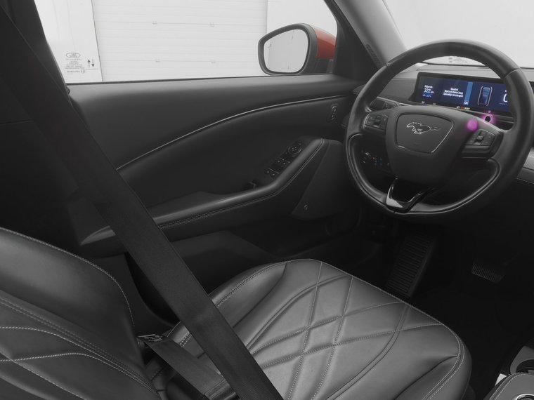 Vehicle Image 12