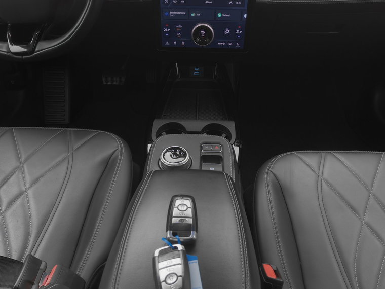 Vehicle Image 13