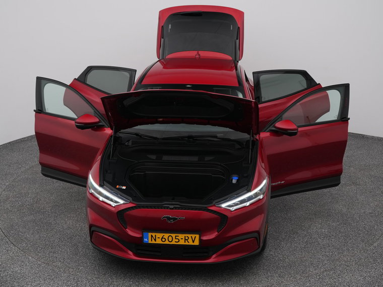 Vehicle Image 28