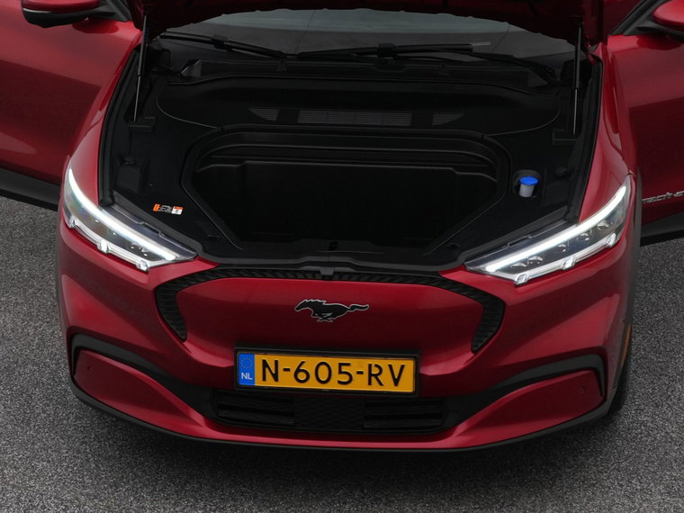 Vehicle Image 32