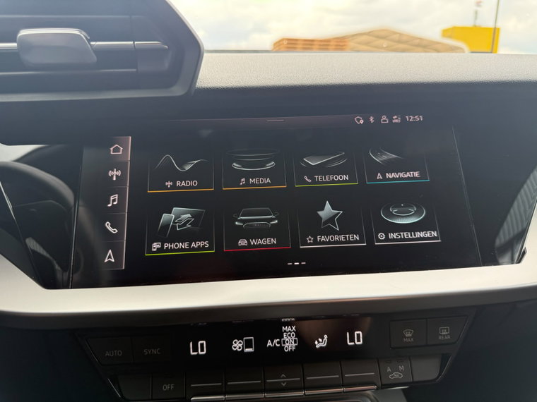 Vehicle Image 28