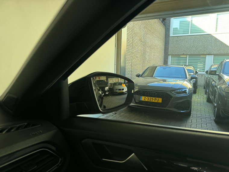 Vehicle Image 23