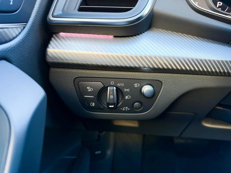 Vehicle Image 52
