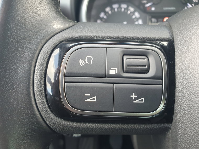 Vehicle Image 37
