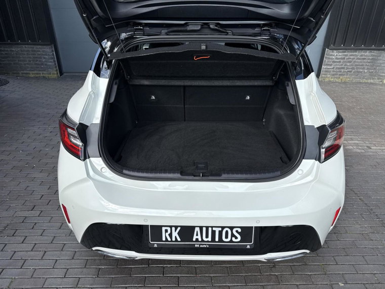 Vehicle Image 8