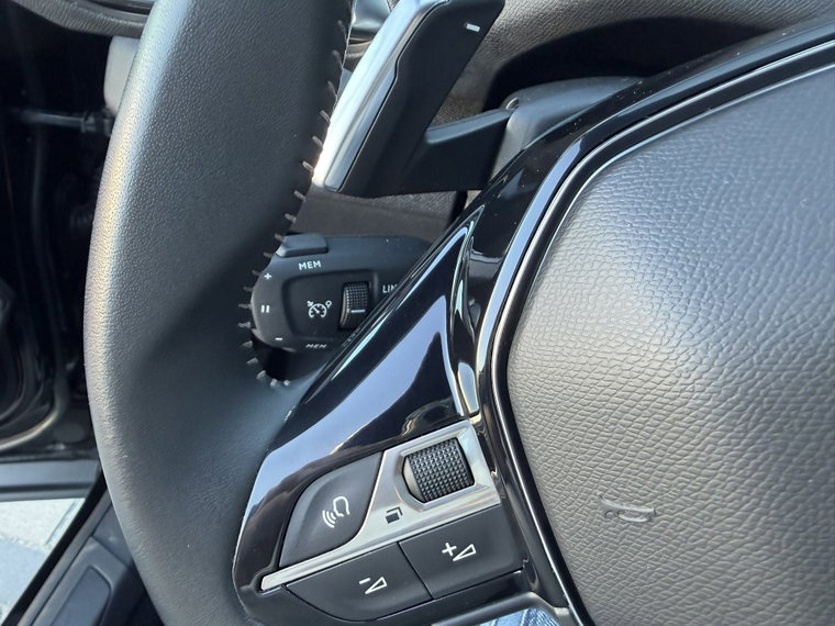 Vehicle Image 28
