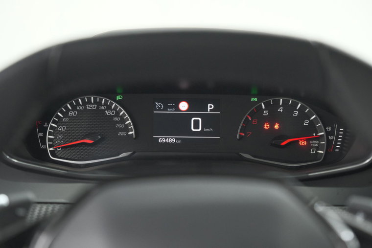 Vehicle Image 25
