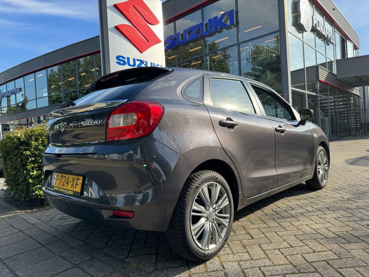 Vehicle Image 8