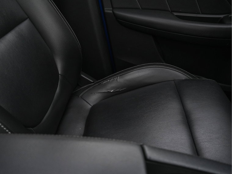 Vehicle Image 33
