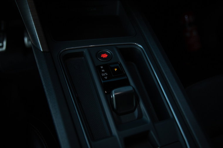 Vehicle Image 25