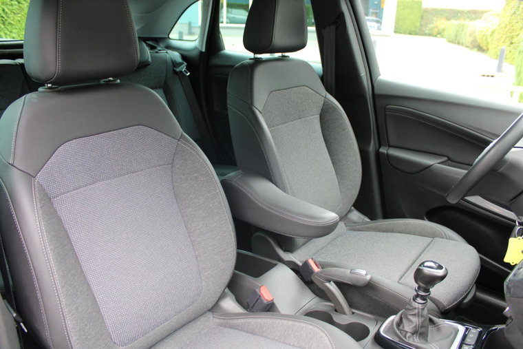 Vehicle Image 14