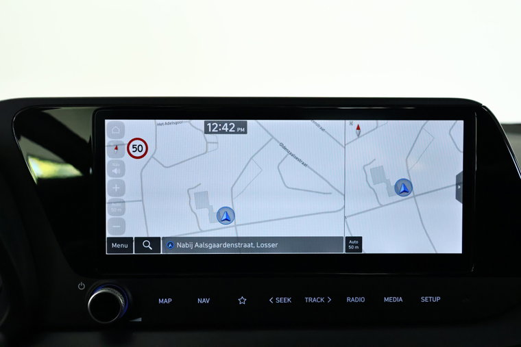 Vehicle Image 25