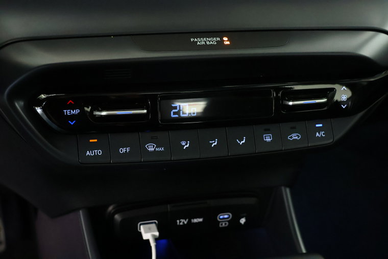 Vehicle Image 28