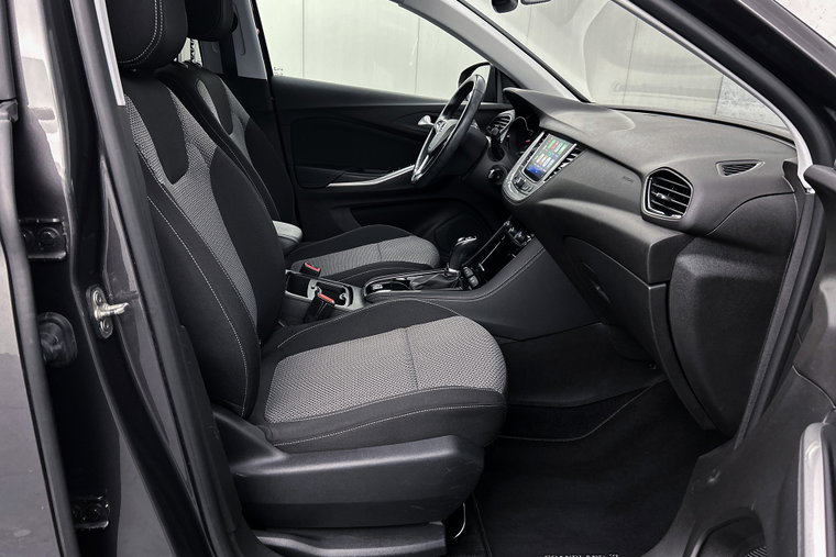 Vehicle Image 30