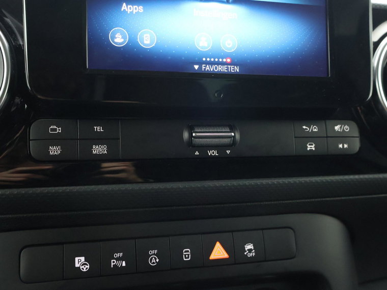 Vehicle Image 38