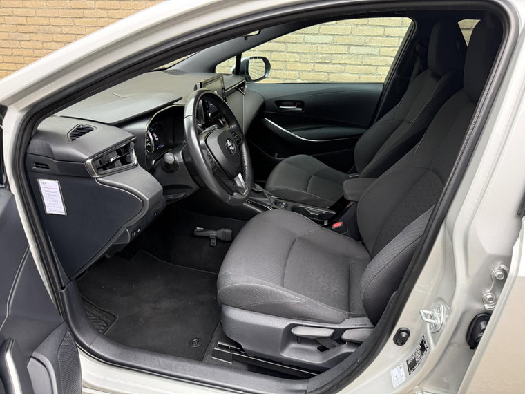 Vehicle Image 12