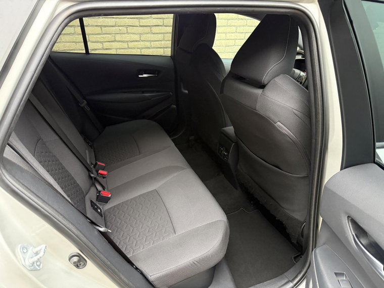 Vehicle Image 15