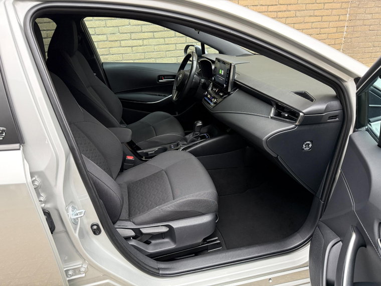 Vehicle Image 16