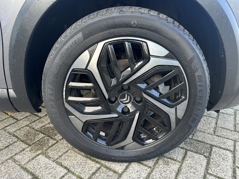 Vehicle Image 38