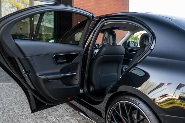 Vehicle Image 35