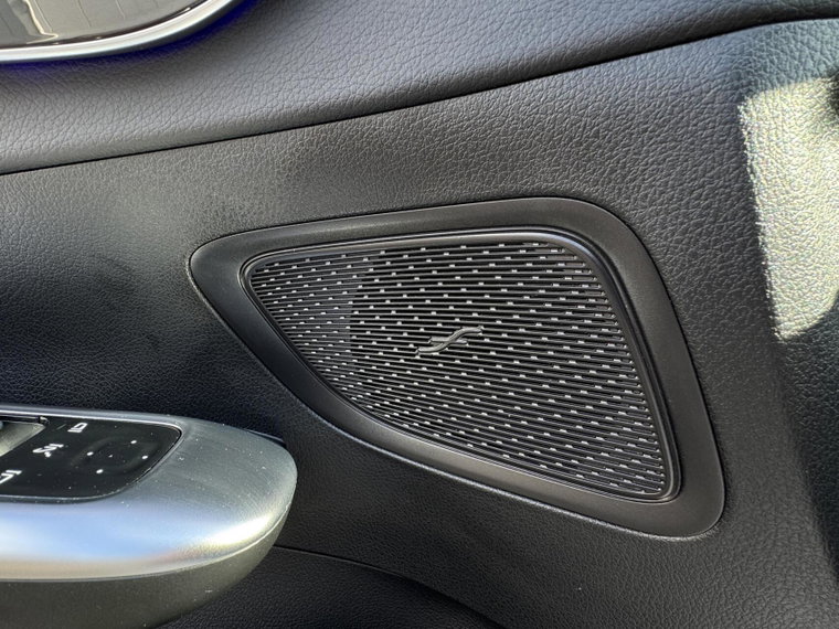 Vehicle Image 35