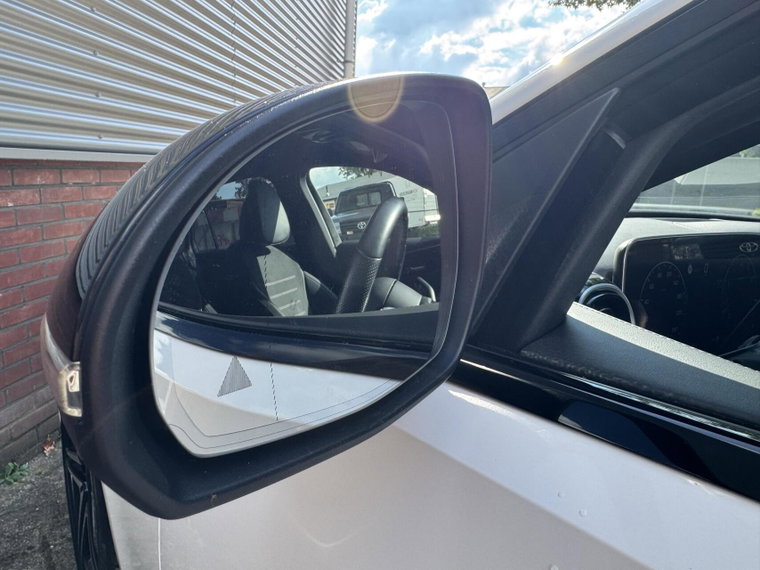 Vehicle Image 38