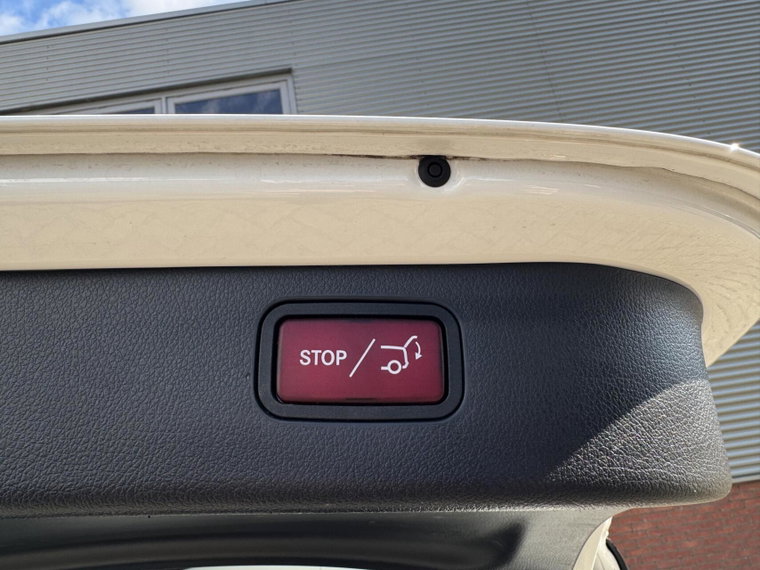 Vehicle Image 42